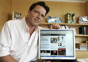 http://www.jugamostodos.org/images/stories/NoticiasEspana/2008/mark%20hoijtink%20-%2001%20-%20hasbro.jpg