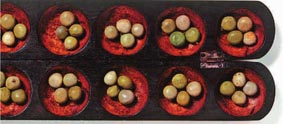 http://www.jugamostodos.org/images/stories/NoticiasEspana/2009/juegos%20eternos%20-%2006%20-%20mancala.jpg