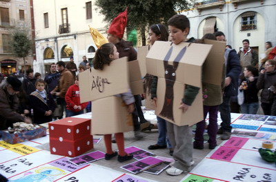http://www.jugamostodos.org/images/stories/NoticiasEspana/2011/taracopolis%20-%2003.jpg