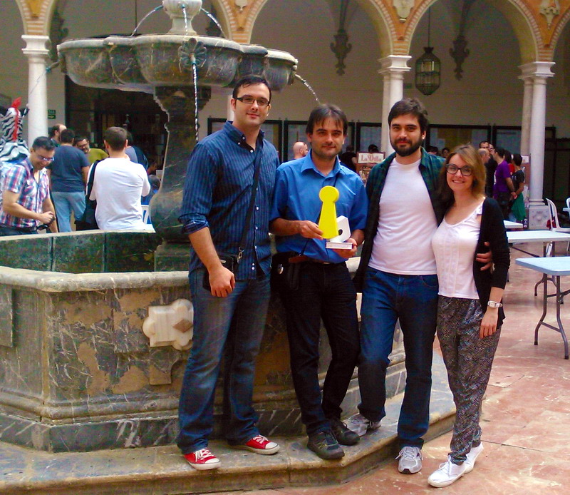 http://www.jugamostodos.org/images/stories/NoticiasEspana/2014/lv%20-%20%20equipo%20populi%20_guillermo.luis.marcos.isabel.jpg
