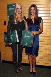 Liebrary - Daryl Hanna & Hillary Shepard