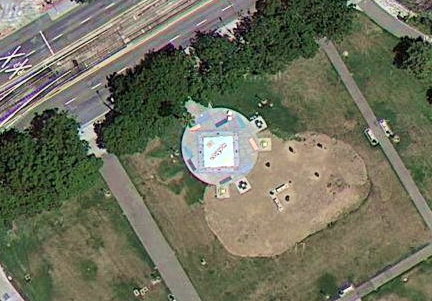 http://www.jugamostodos.org/images/stories/NoticiasMundo/2009/monopoly%20in%20the%20park%20-%2001.jpg