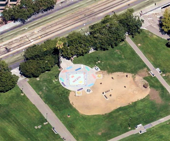 http://www.jugamostodos.org/images/stories/NoticiasMundo/2009/monopoly%20in%20the%20park%20-%2002.jpg