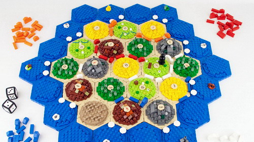 Lego CAT&Aacute;N