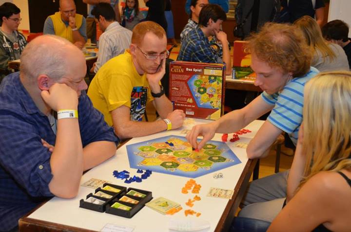 http://www.jugamostodos.org/images/stories/NoticiasMundo/2013/catan%20europa%202013%20-%2003.jpg
